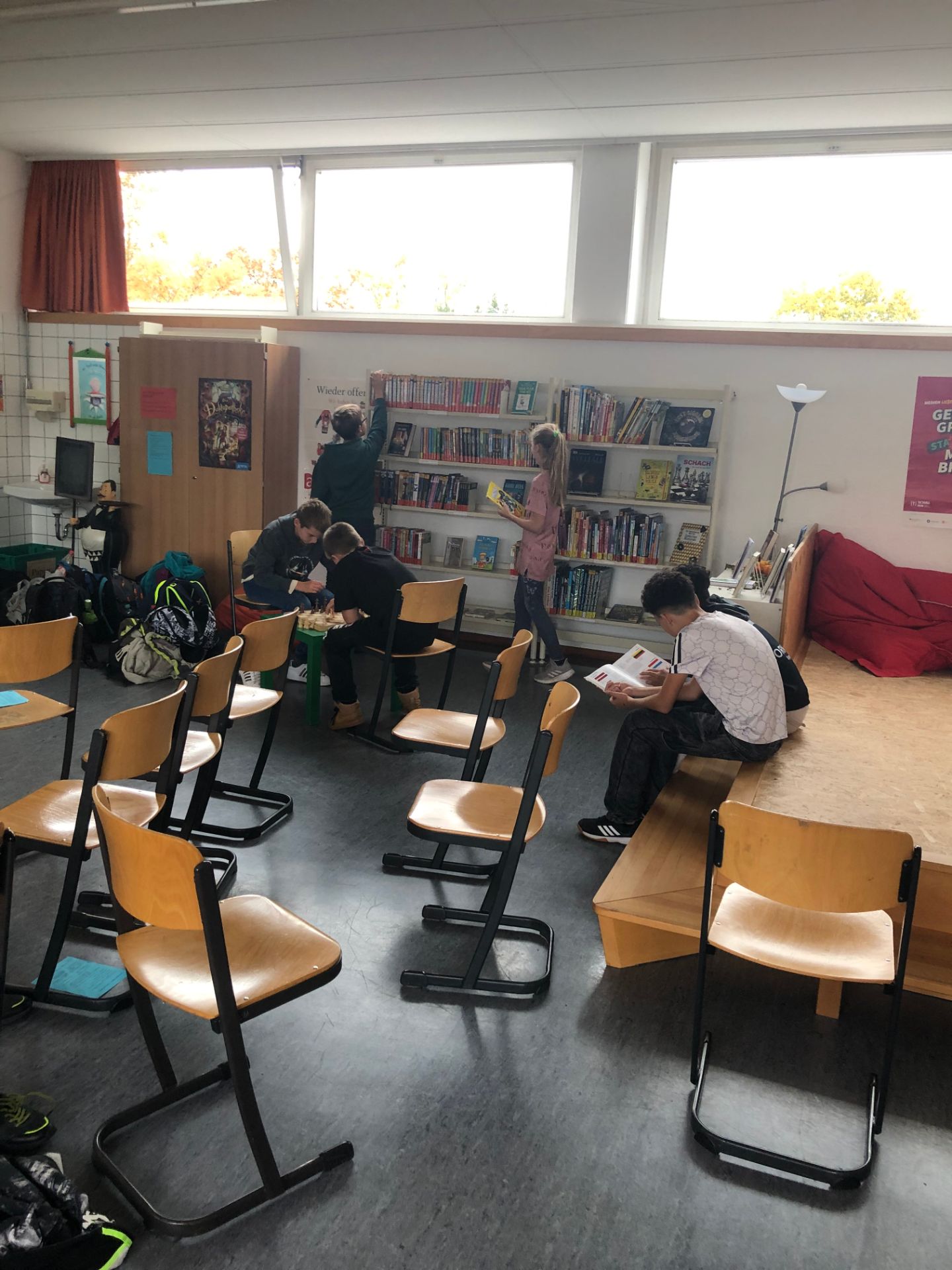 Klasse 5G in der Schülerbibliothek Mittelschule Holderhecke Bergrheinfeld